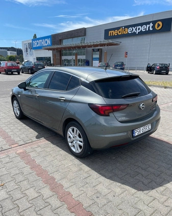 Opel Astra cena 58000 przebieg: 80500, rok produkcji 2016 z Poznań małe 137